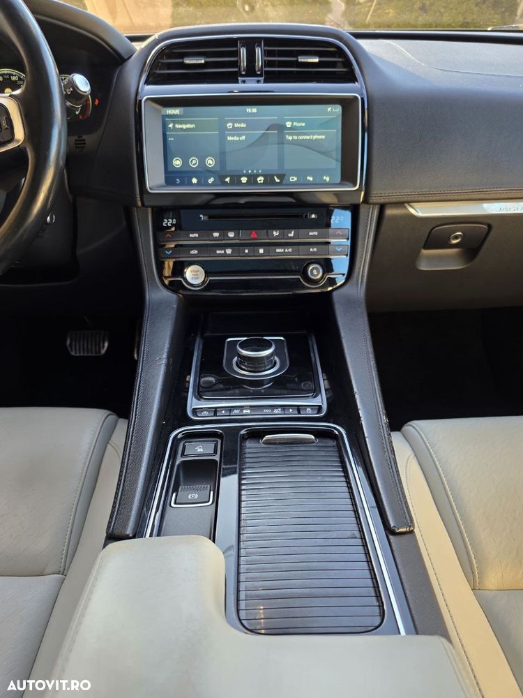 Jaguar F-Pace 30d AWD First Edition - 15