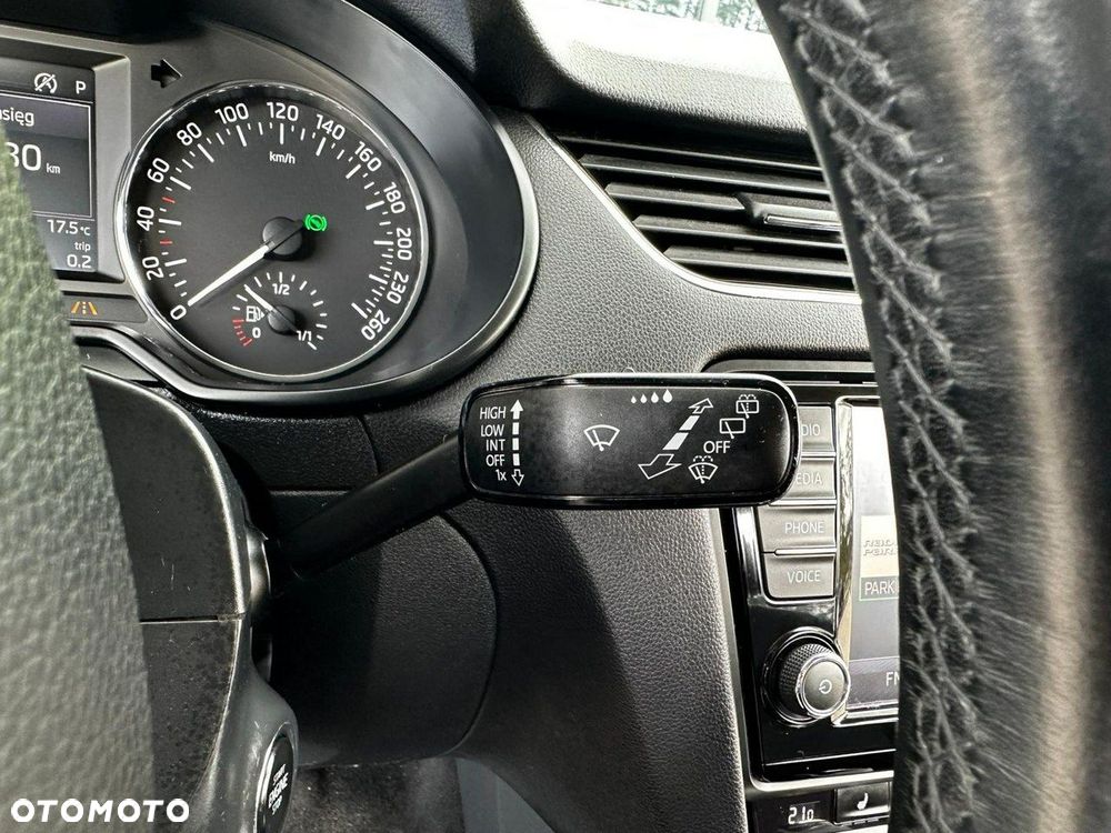 Skoda Octavia 2.0 TDI Ambition DSG - 25