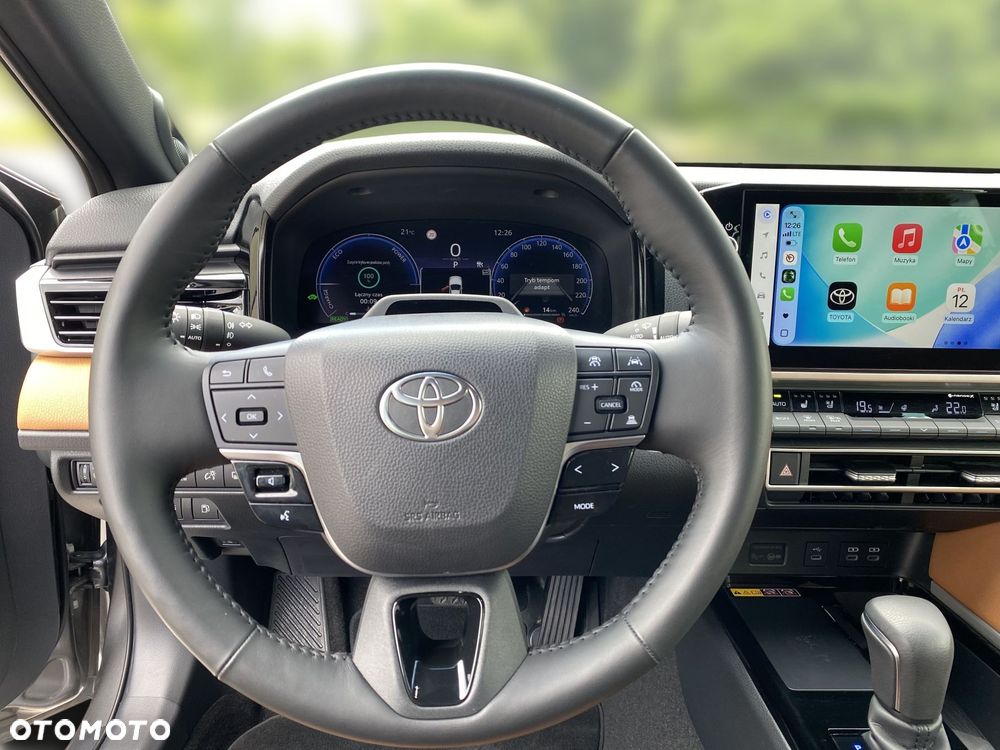 Toyota Camry - 18