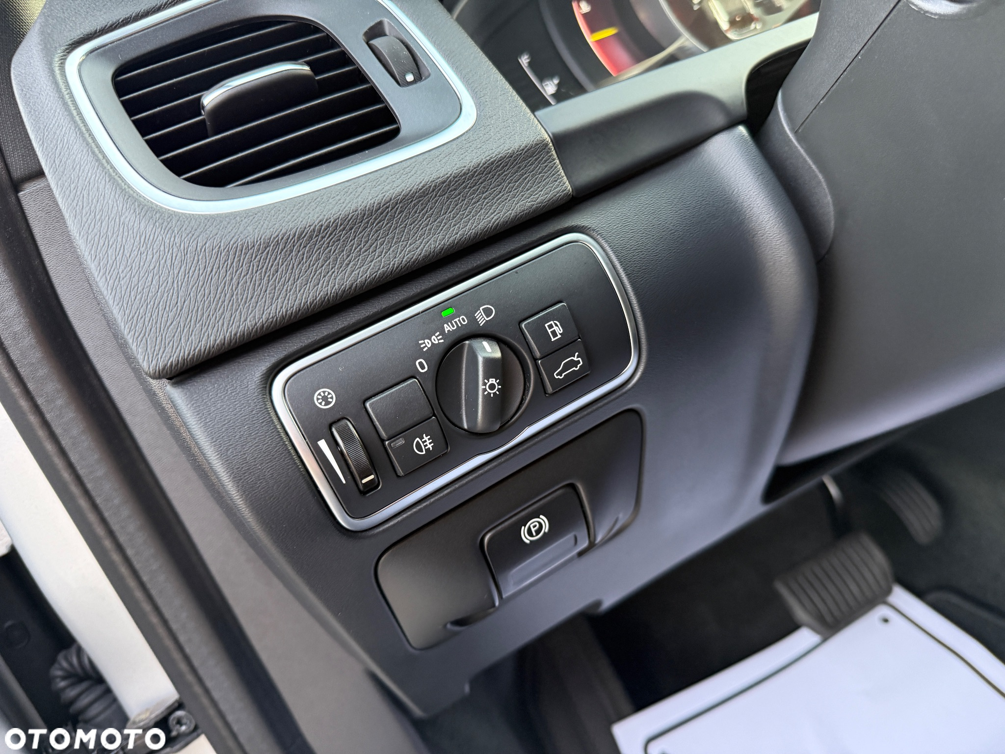 Volvo V60 D3 Geartronic Kinetic - 35