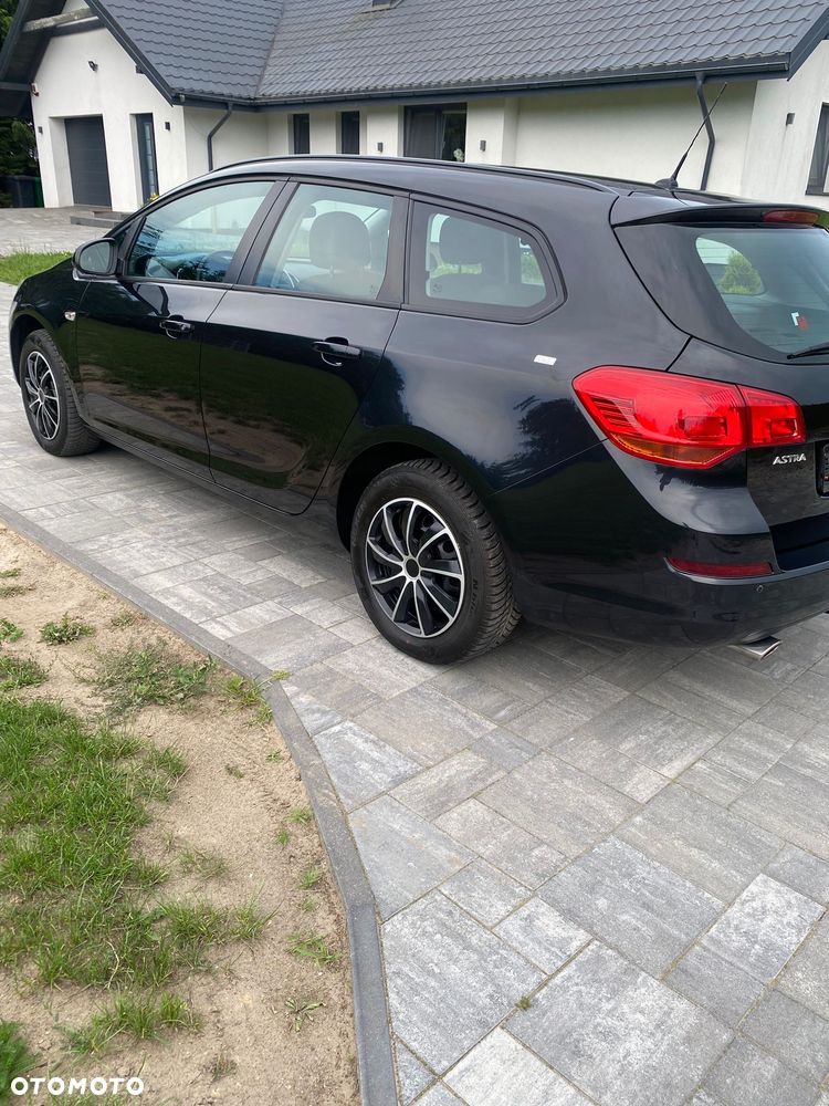 Opel Astra 1.4 Turbo - 4