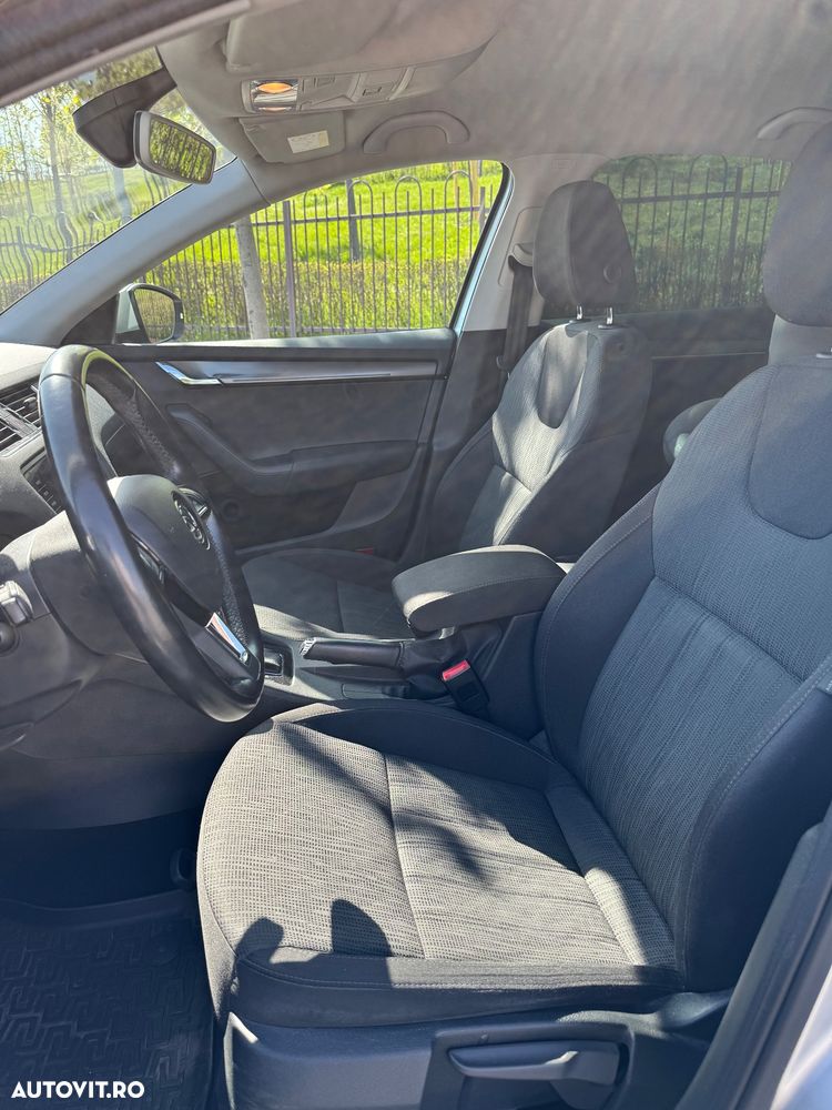 Skoda Octavia 1.6 TDI DSG Style - 11