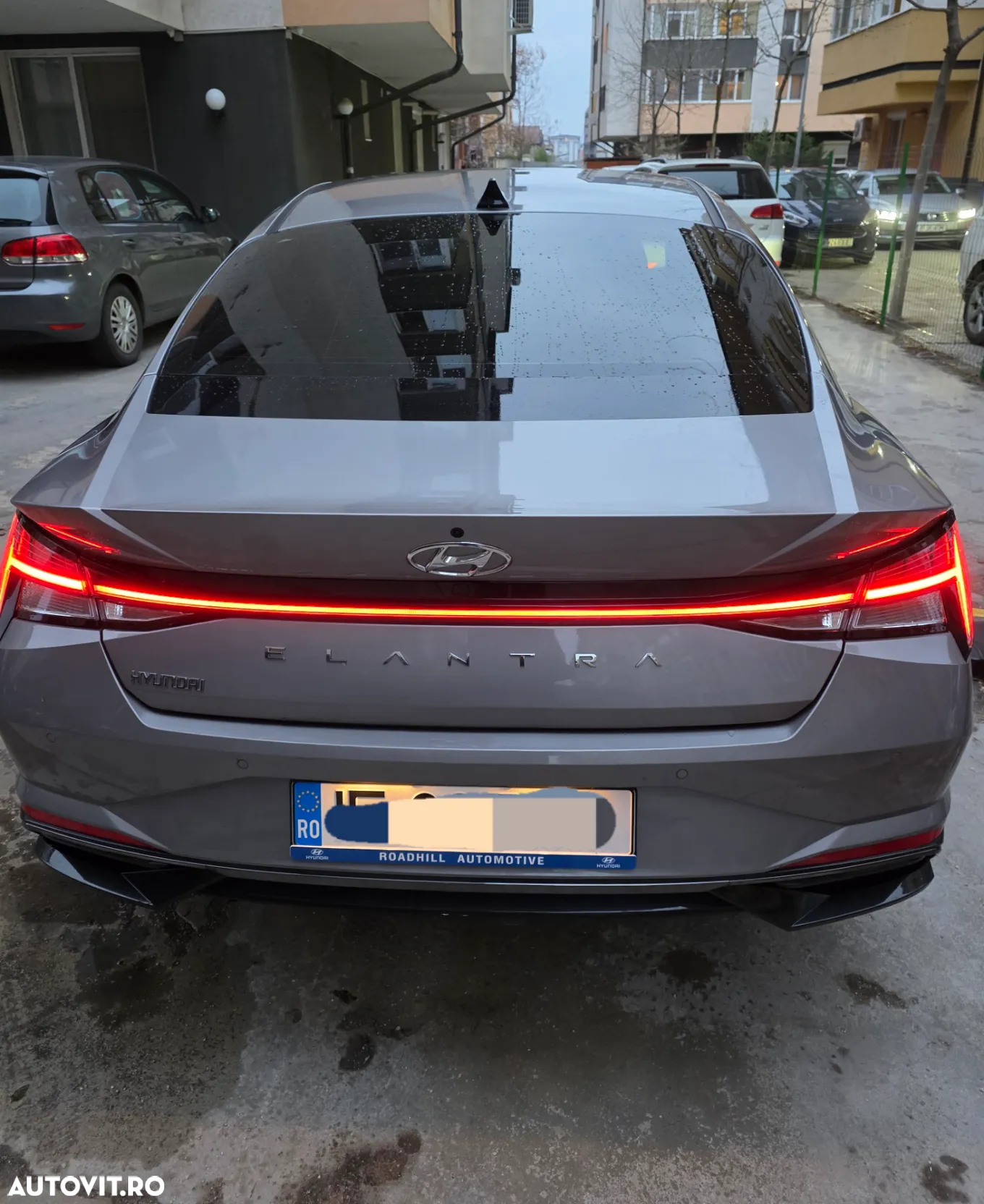 Hyundai Elantra 1.6 l 123 CP CVT Exclusive Navi - 11