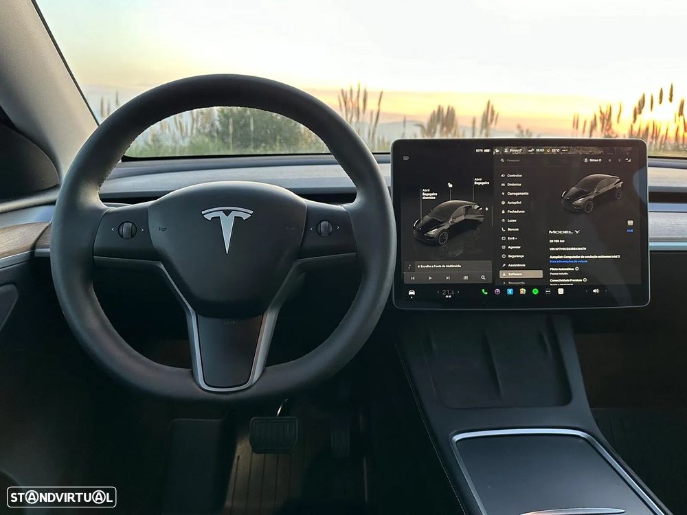 Tesla Model Y RWD - 12