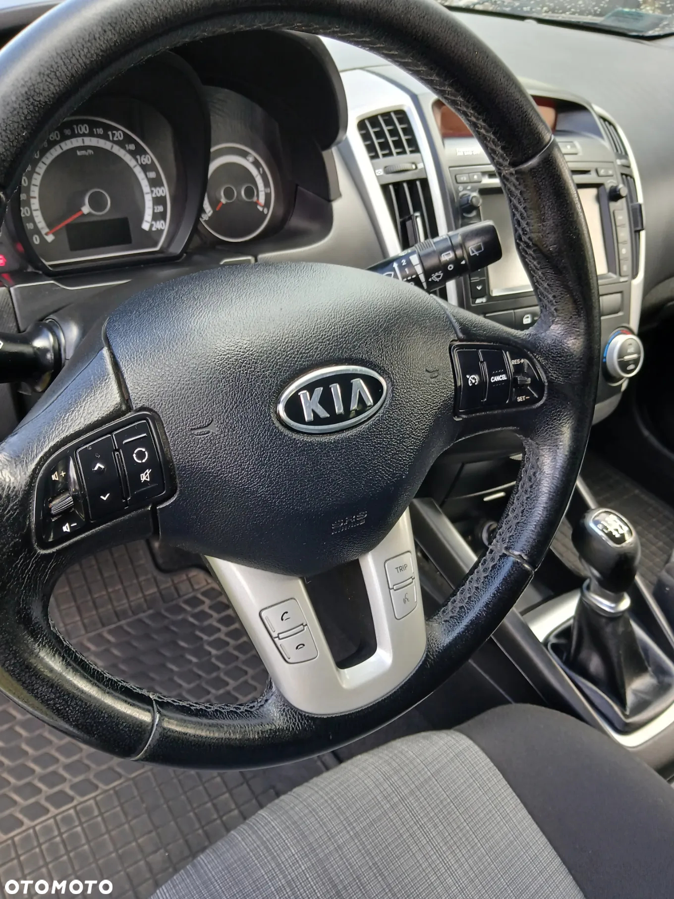 Kia Ceed 1.6 CRDi SW ISG Business Line - 13