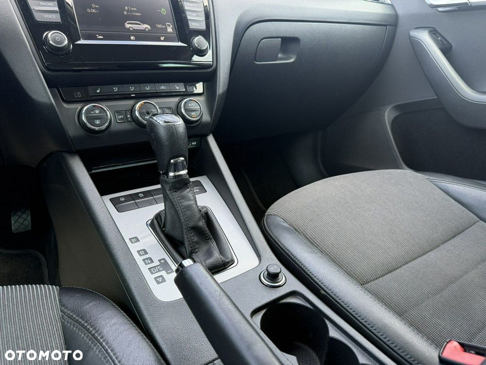 Skoda Octavia Combi 2.0 TDI DSG Style - 27