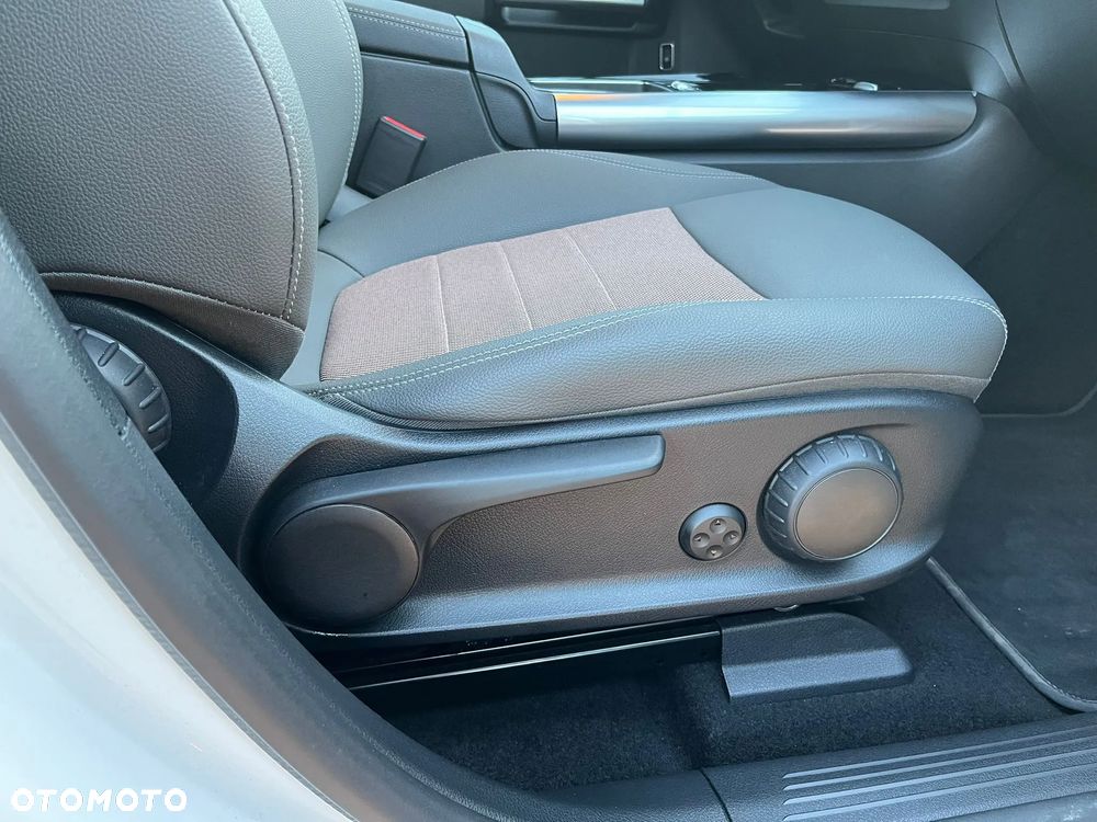 Mercedes-Benz EQA - 15