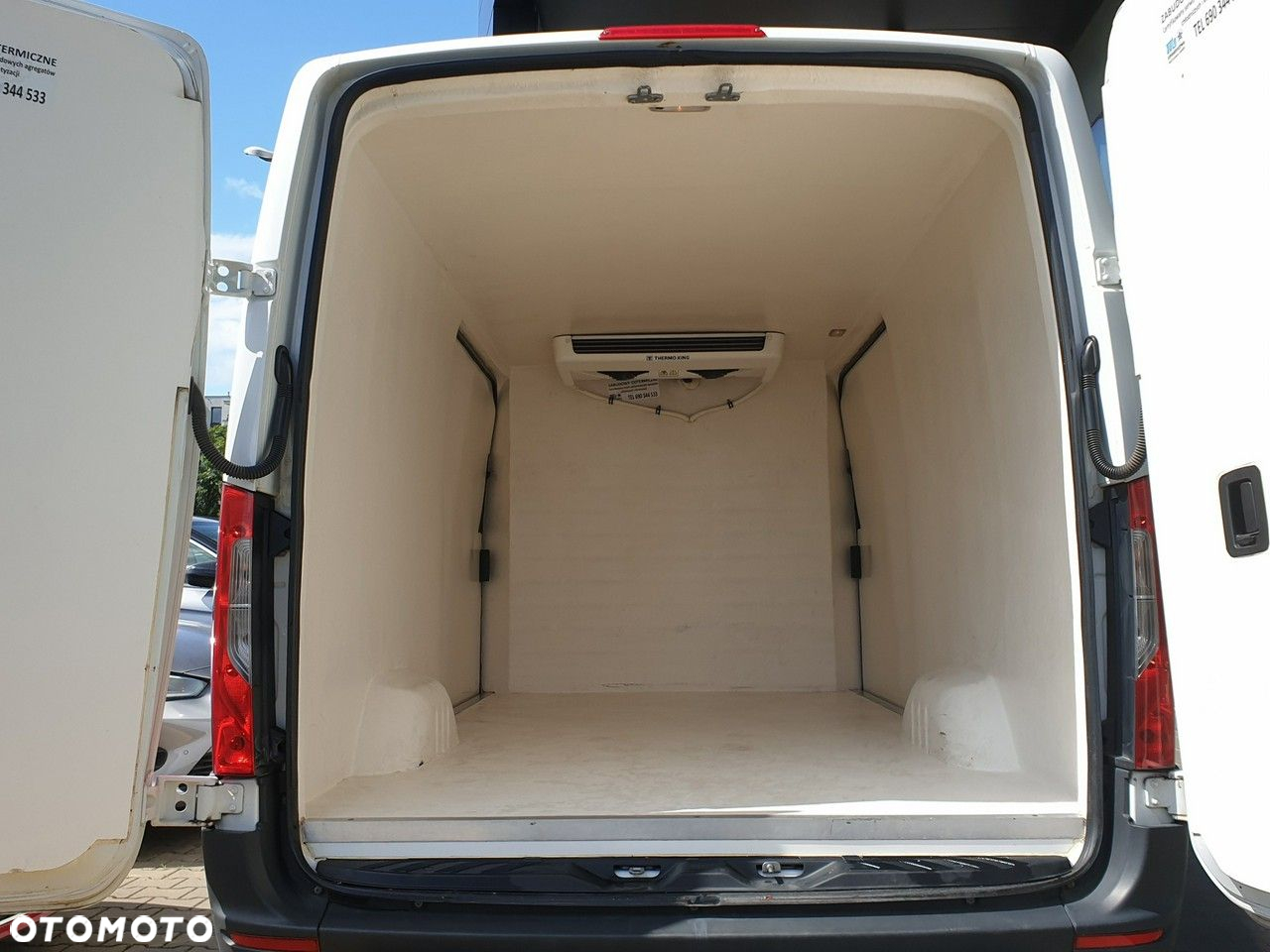 Mercedes-Benz Sprinter - 10