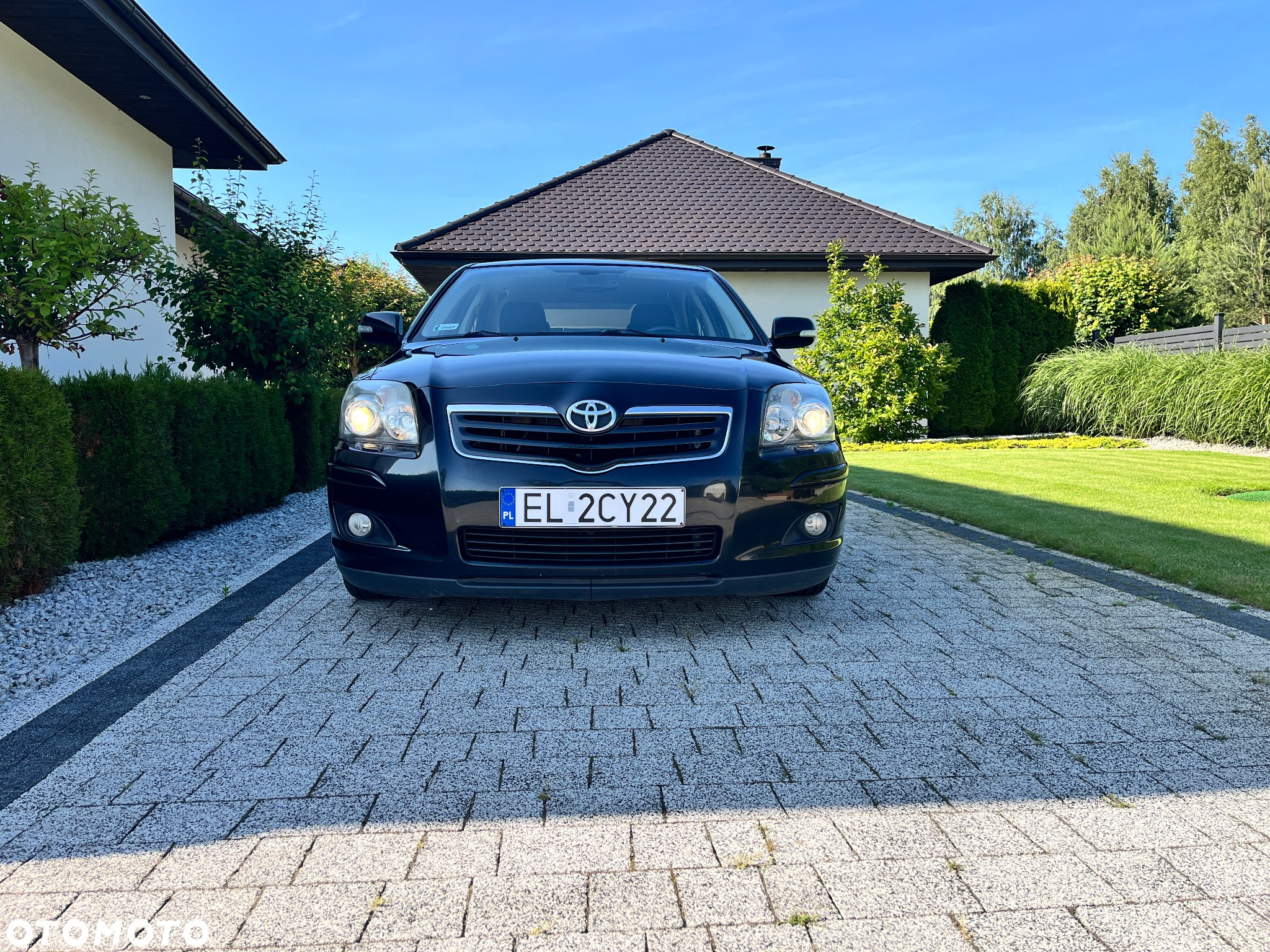 Toyota Avensis 1.8 VVT-i Sol - 2