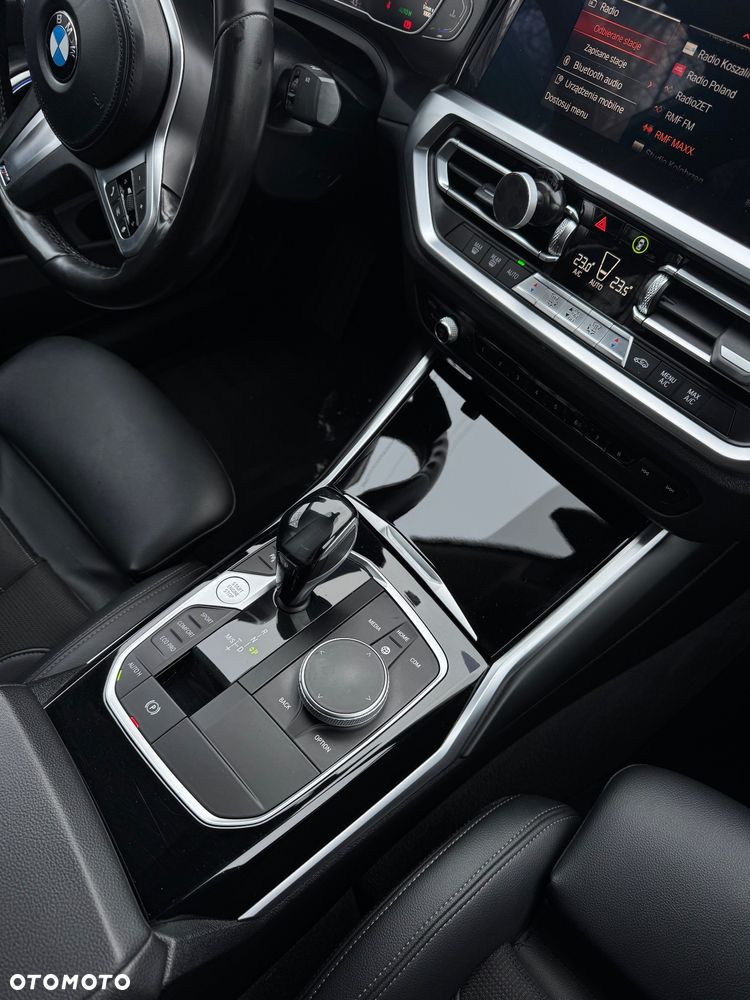 BMW Seria 3 318d Sport Line - 17