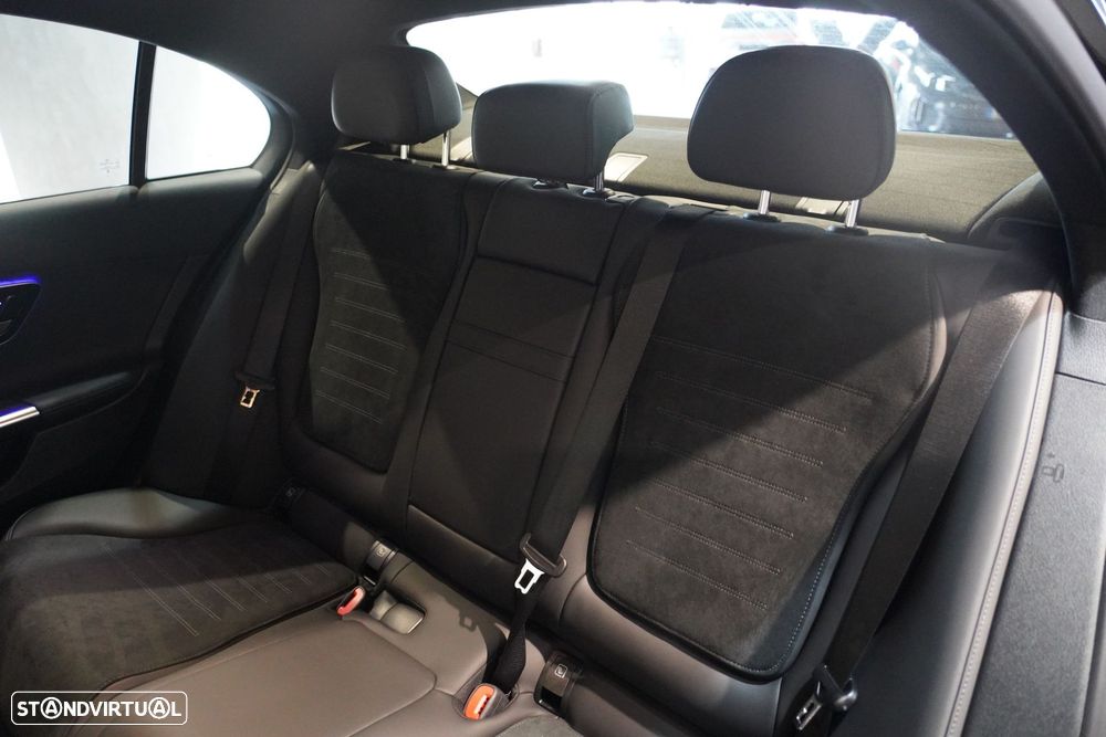 Mercedes-Benz C 300 e AMG Line - 32