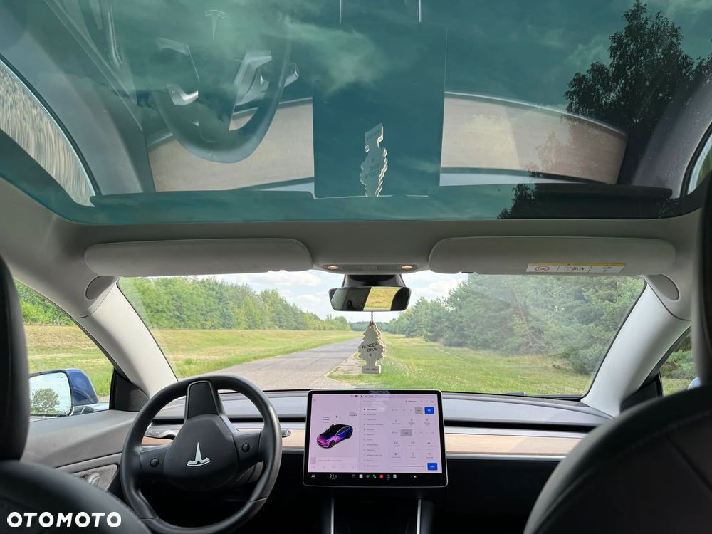 Tesla Model 3 - 12