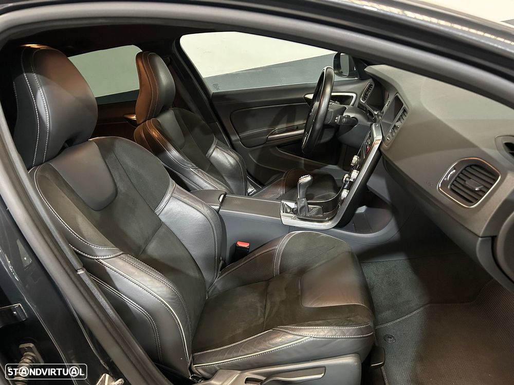 Volvo V60 2.0 D3 R-Design - 21