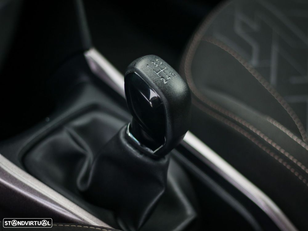 Peugeot 2008 1.2 VTi Active - 30