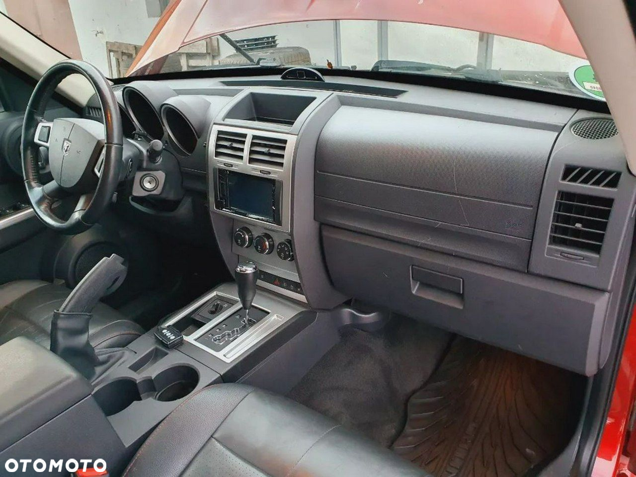 Dodge Nitro - 18