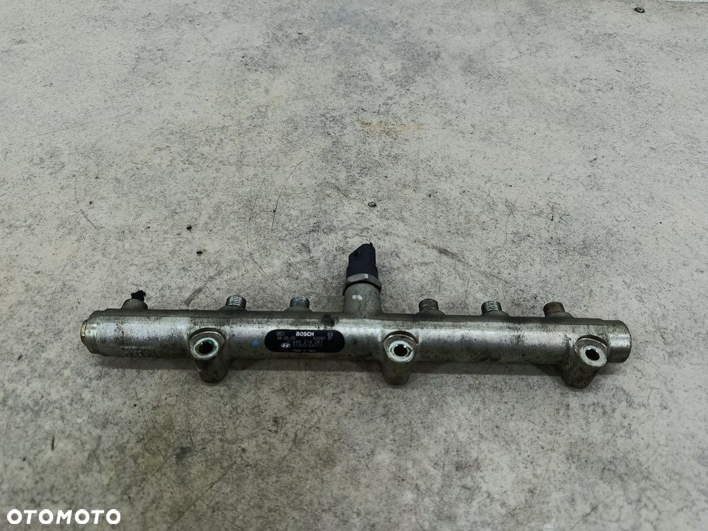 LISTWA WTRYSKOWA DIESEL KIA SORENTO I 31400-4A010 0445214061 BOSCH 2.5 CRDI - 1