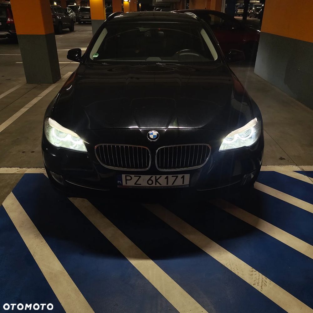 BMW Seria 5 520d Luxury Line - 8
