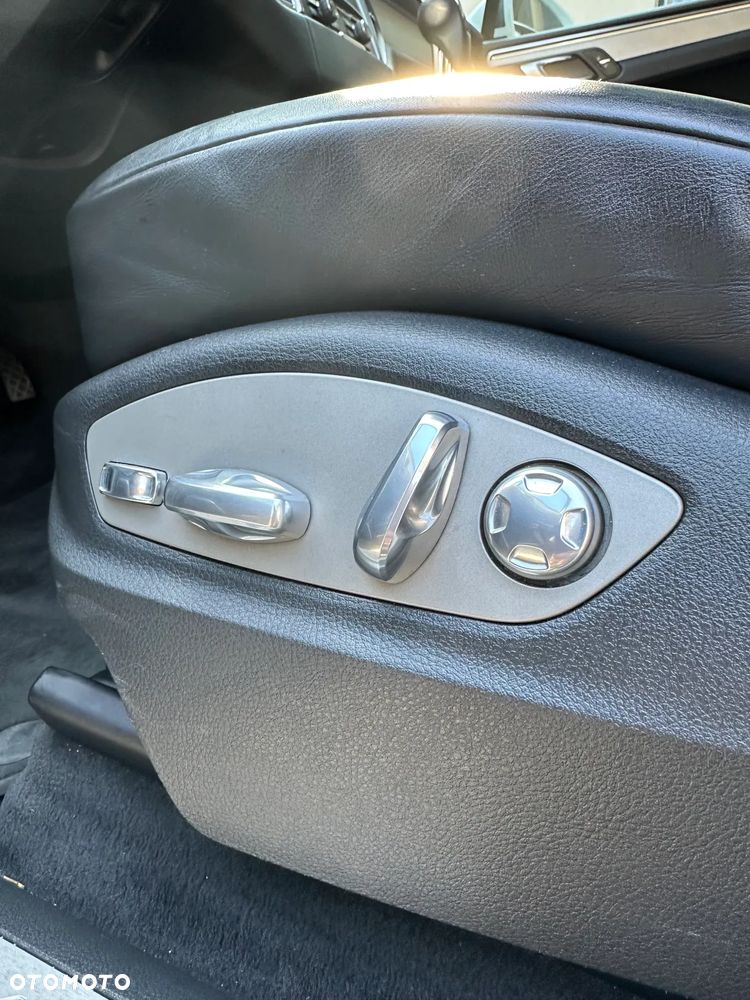 Porsche Macan Turbo - 9