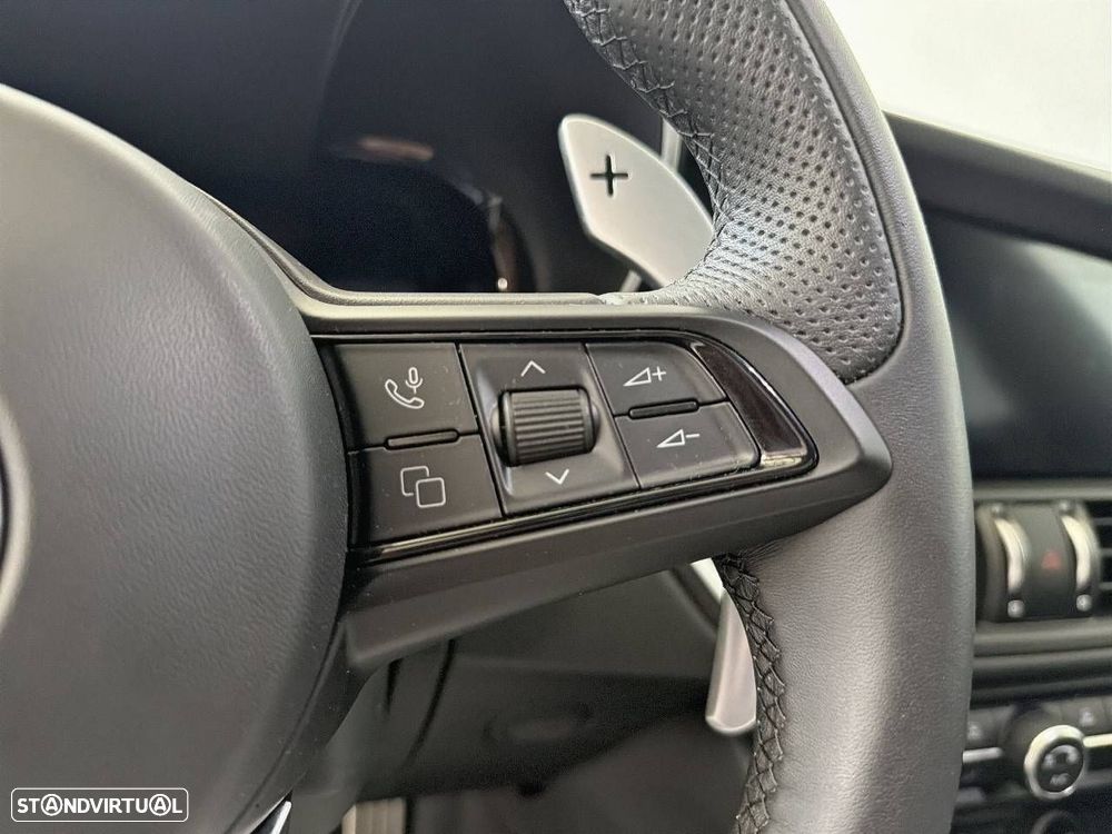 Alfa Romeo Giulia 2.0 T Veloce Q4 AT8 - 24