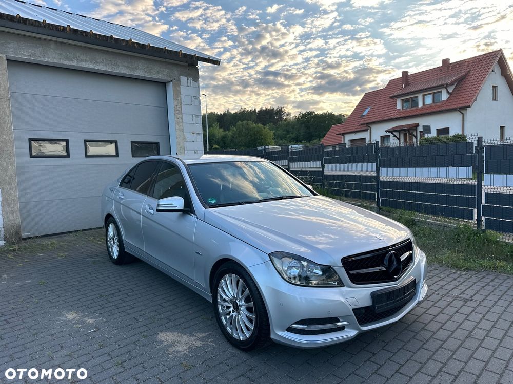 Mercedes-Benz Klasa C 220 CDI BlueEff Edition Avantgarde - 14
