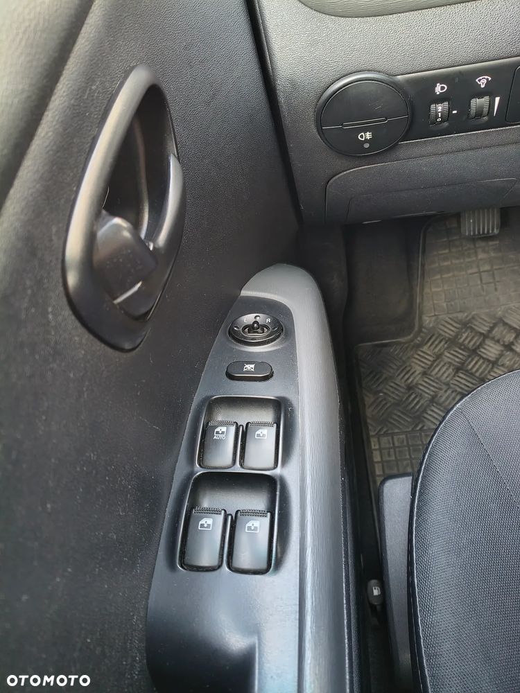Hyundai i10 1.1 Comfort - 11
