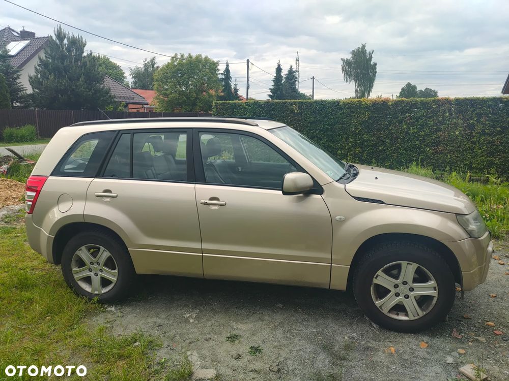 Suzuki Grand Vitara 2.0 De luxe - 1