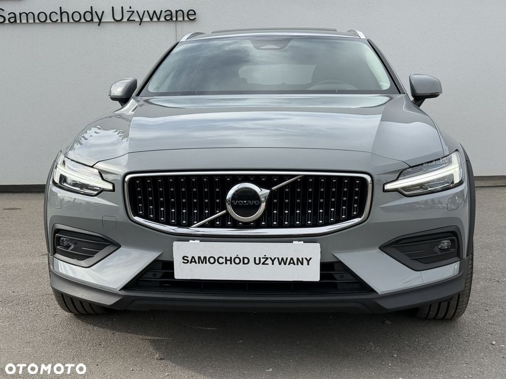 Volvo V60 Cross Country - 4