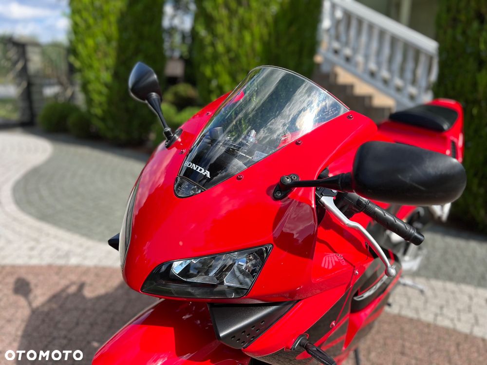 Honda CBR - 27
