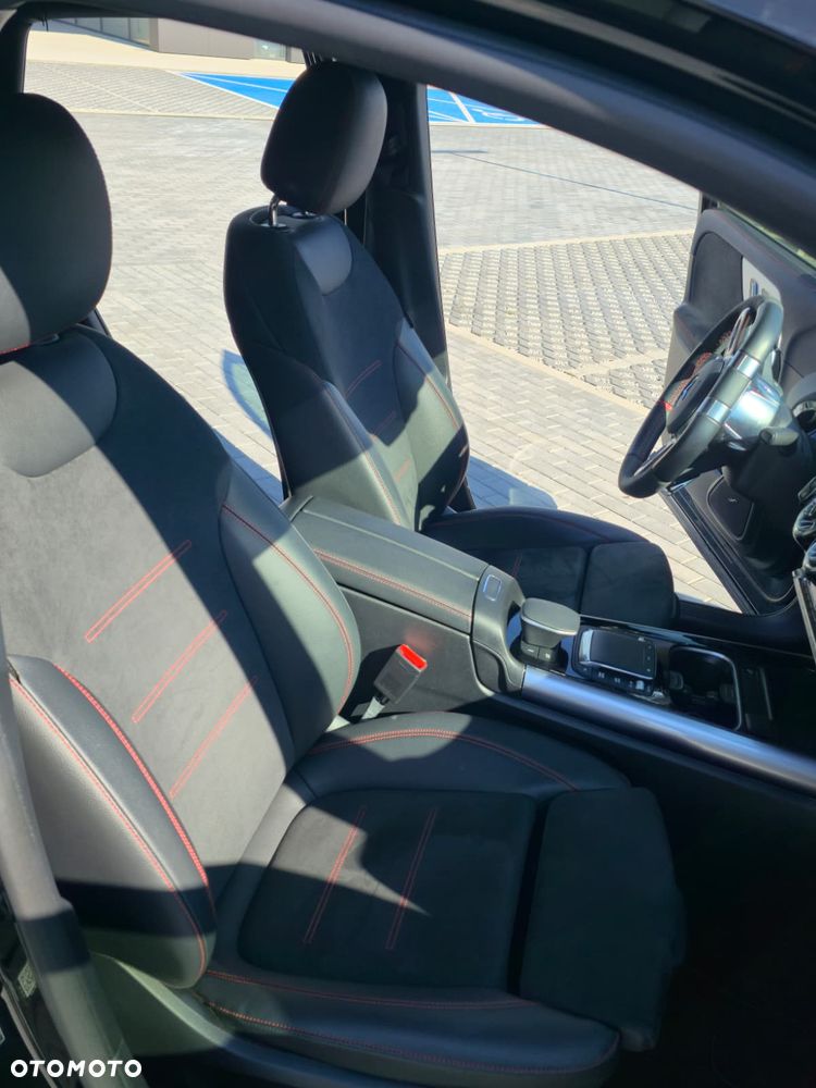 Mercedes-Benz GLA - 16