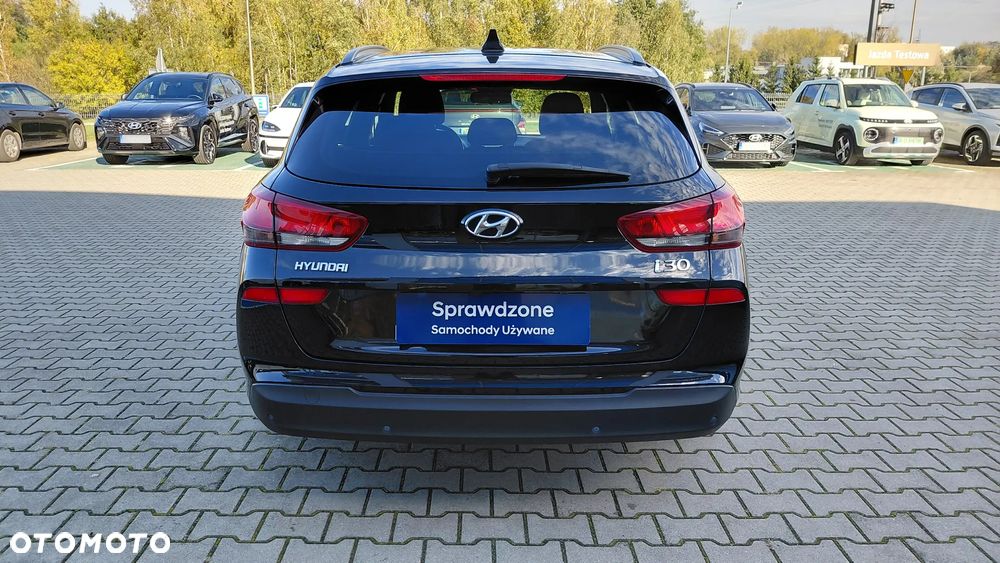 Hyundai i30 1.4 BlueDrive Go - 19