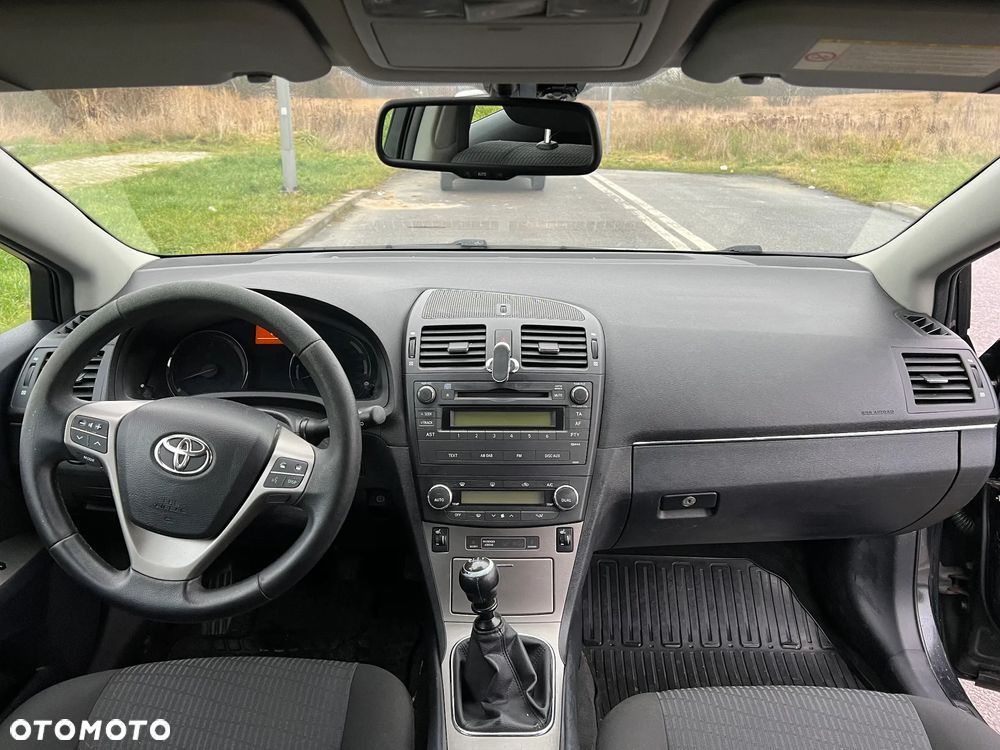 Toyota Avensis 1.6 Luna - 11