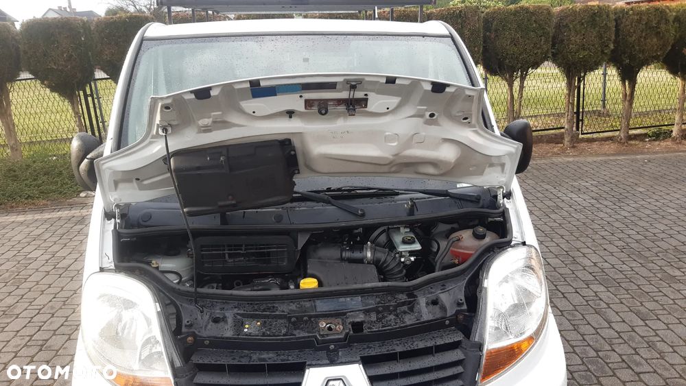 Renault TRAFIC - 2