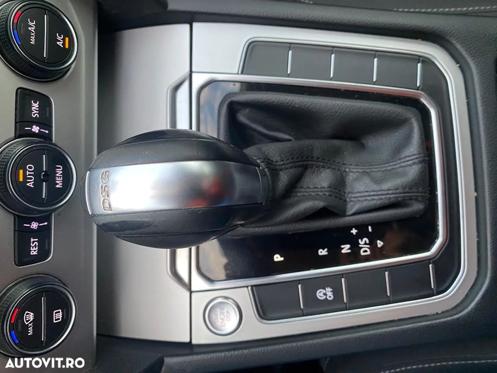 Volkswagen Passat - 16