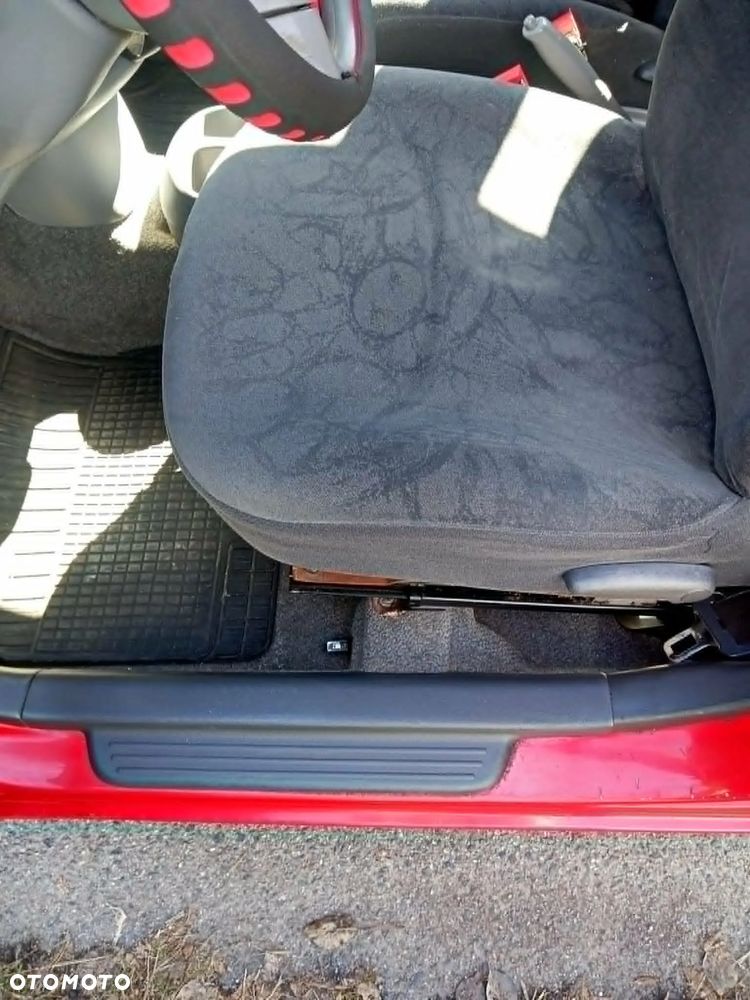 Toyota Yaris 1.0 Luna - 11