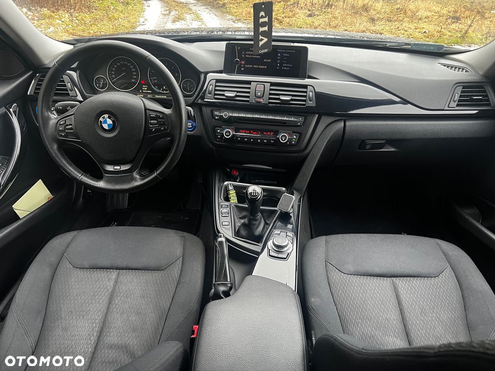 BMW Seria 3 320d - 28