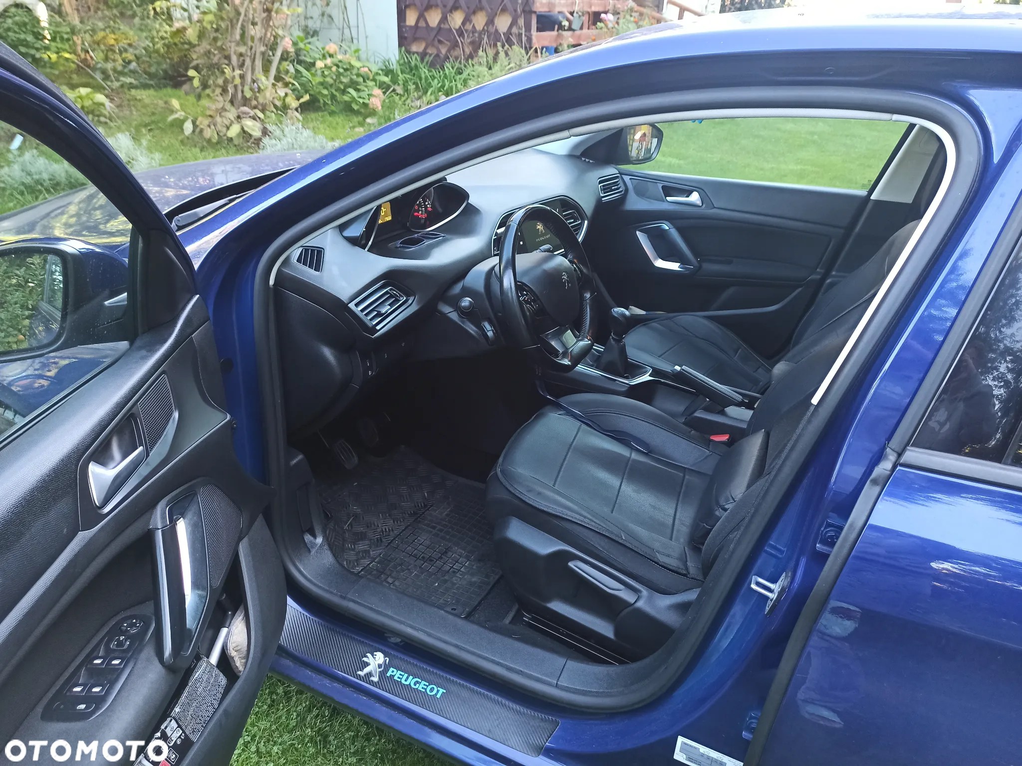 Peugeot 308 1.2 PureTech Allure S&S - 6