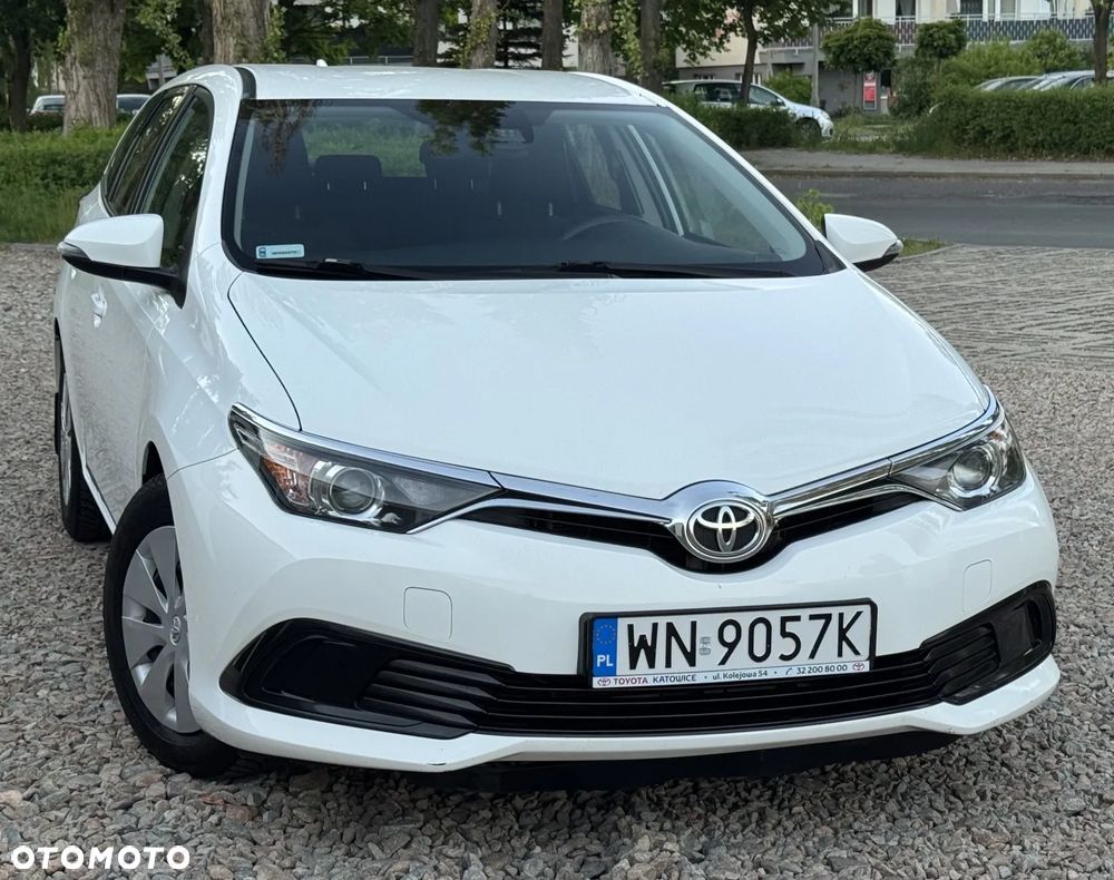 Toyota Auris 1.4 D-4D Premium - 1