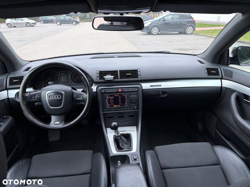Audi A4 Avant 2.0 T FSI quattro - 8