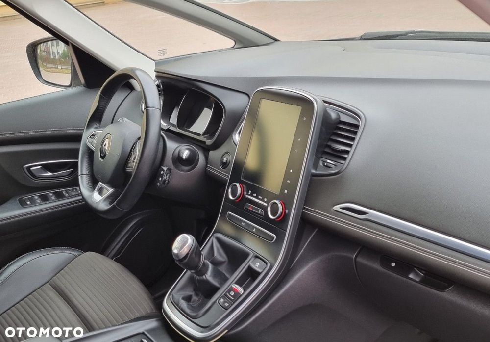 Renault Grand Scenic - 19