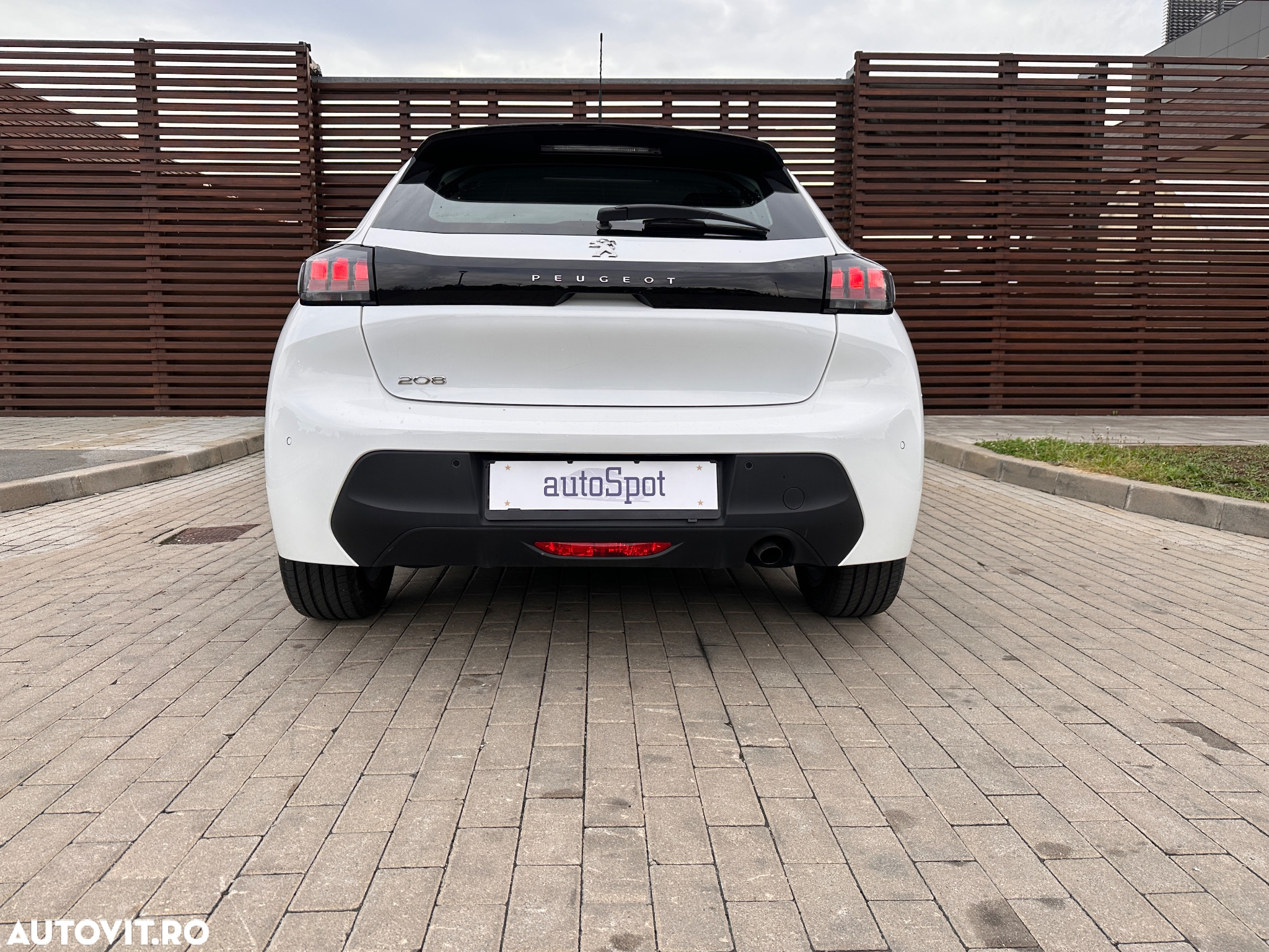 Peugeot 208 1.2L PureTech 75 S&S BVM5 Active - 13