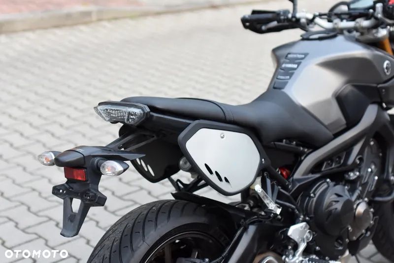 Yamaha MT - 16