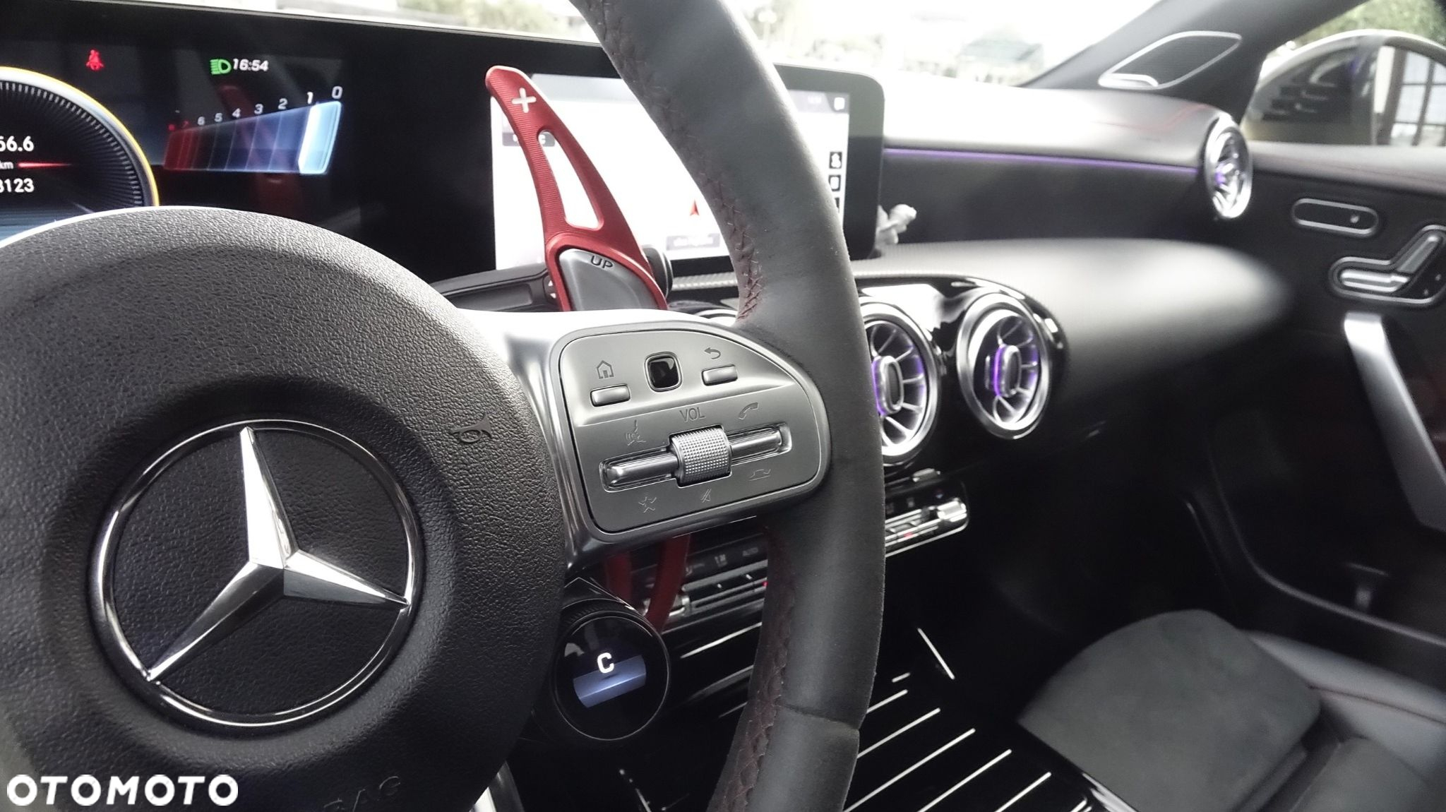 Mercedes-Benz CLA - 35