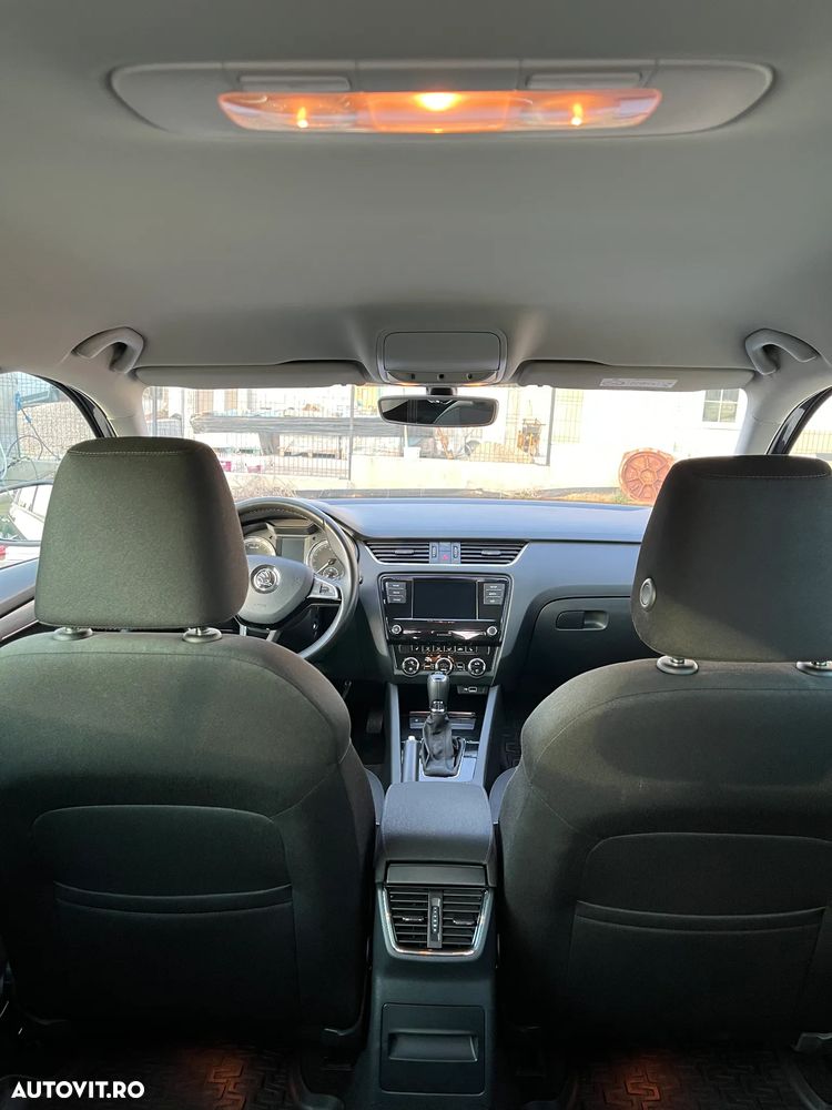 Skoda Octavia 1.6 TDI DSG Style - 9