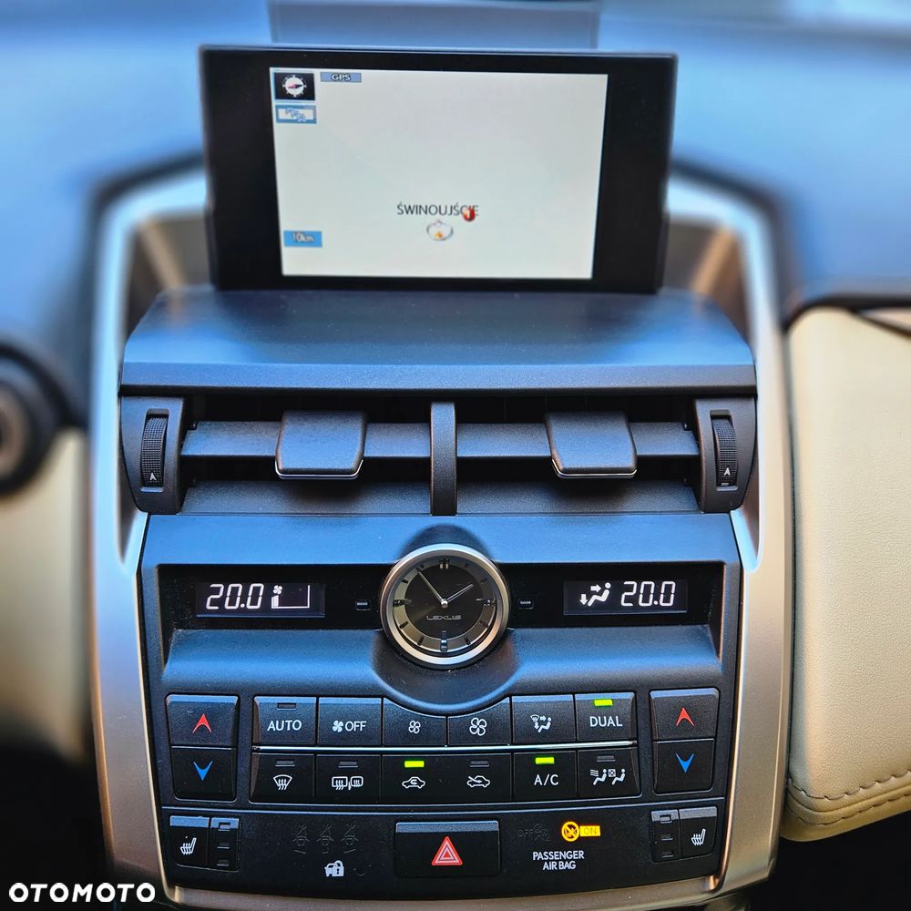 Lexus NX 200t AWD Luxury Line - 33