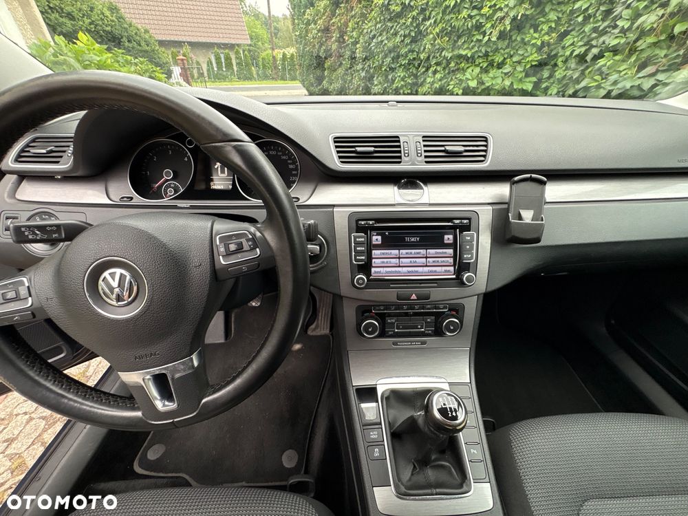 Volkswagen Passat 2.0 TDI Highline - 11