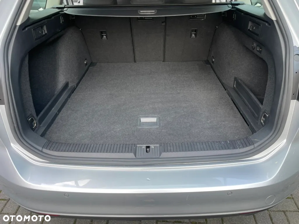 Volkswagen Passat Variant 2.0 TDI SCR DSG Business - 8