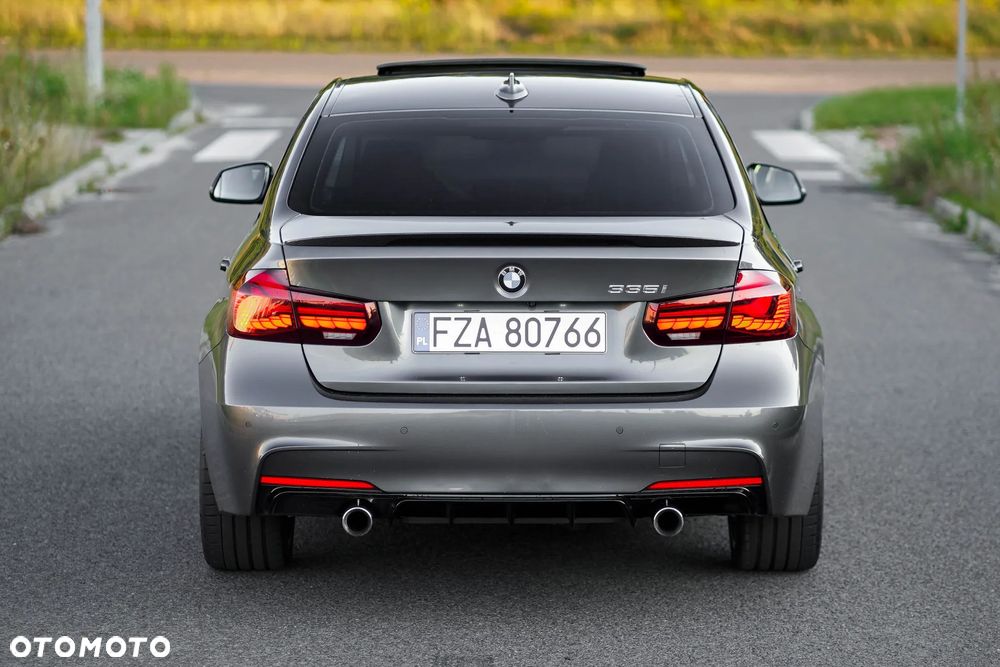 BMW Seria 3 335i Sport-Aut Sport Line - 12