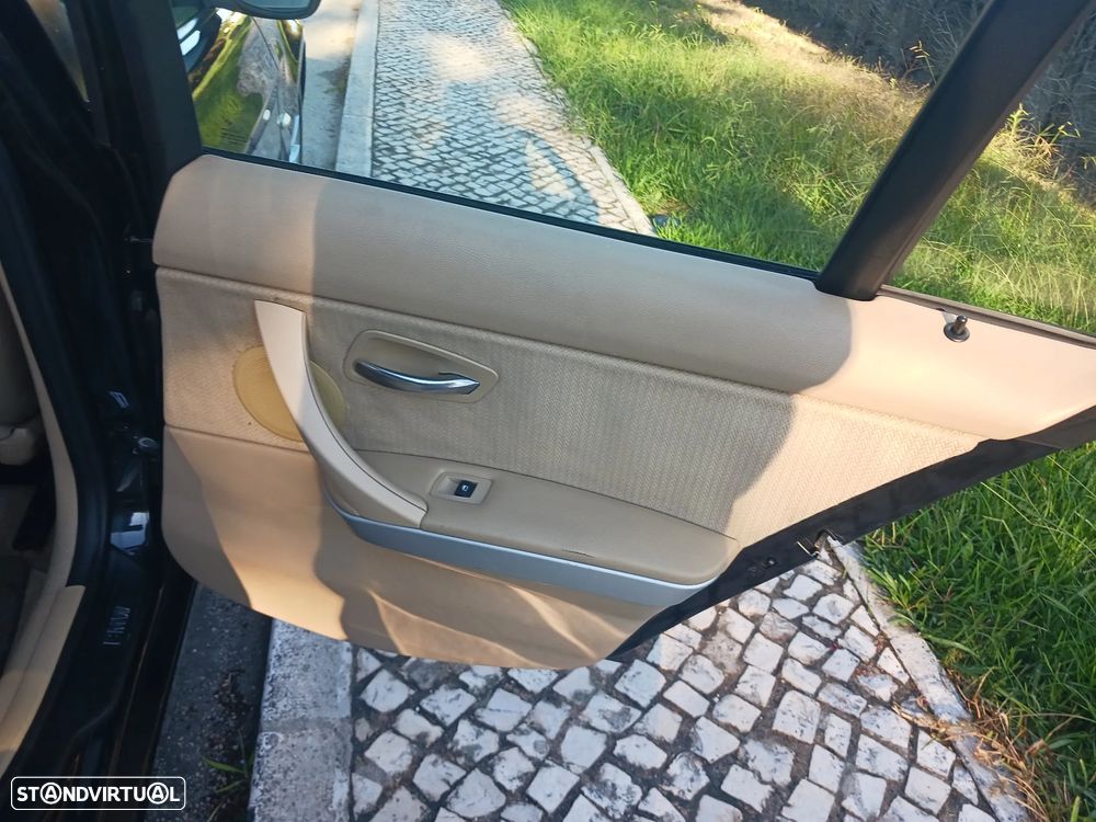 BMW 318 d Navigation - 32