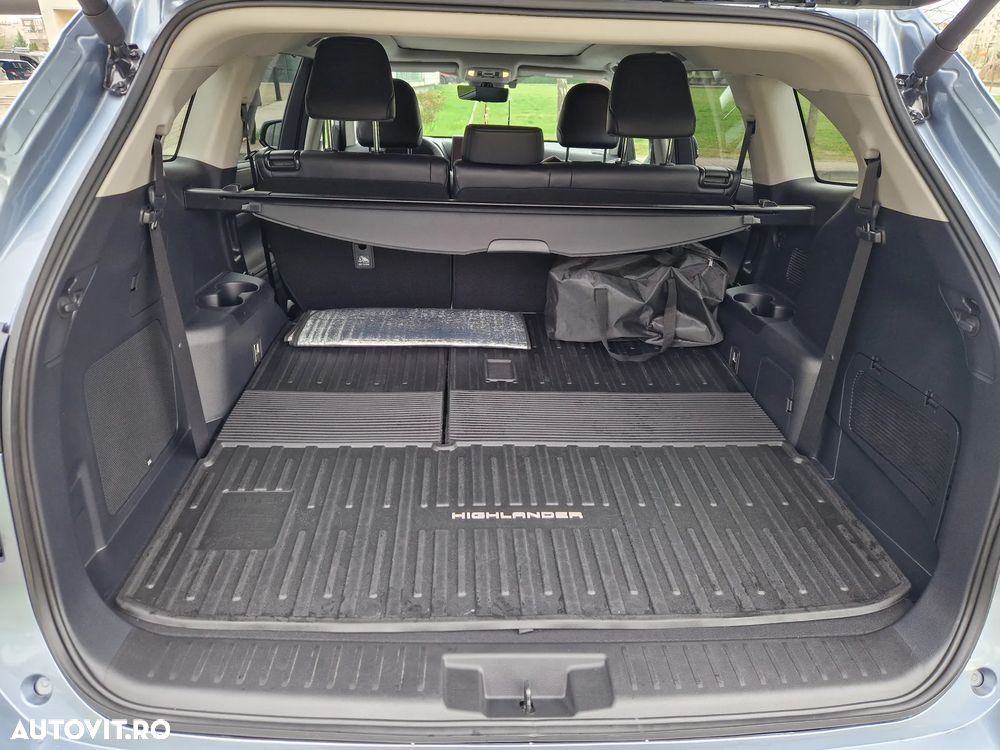 Toyota Highlander 2.5 L Dynamic Force 248CP Luxury Pearly - 9