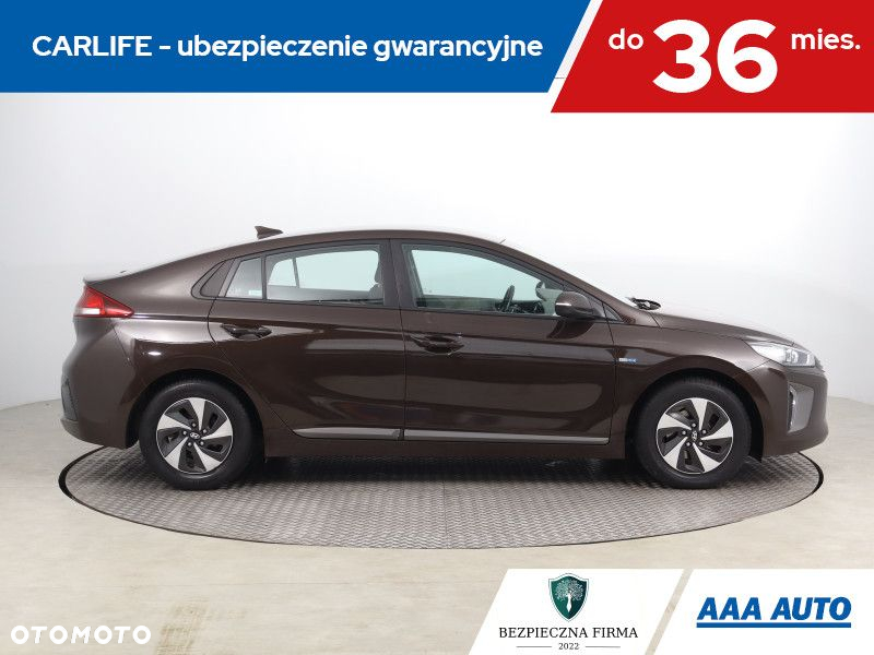 Hyundai IONIQ - 7